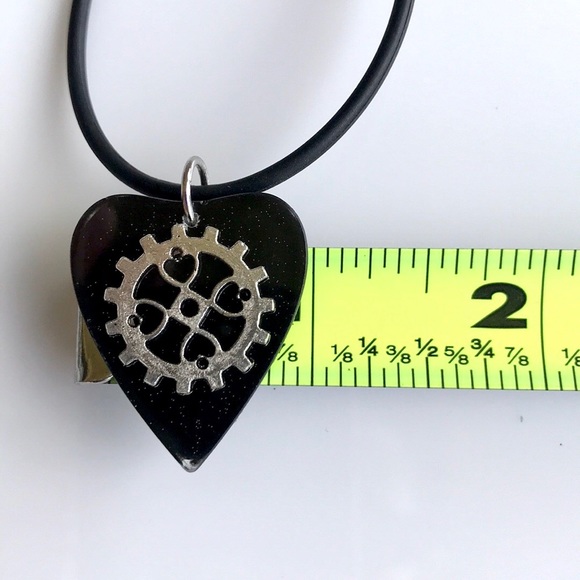 Black resin ouija board steam punk wheel necklace - Picture 12 of 12